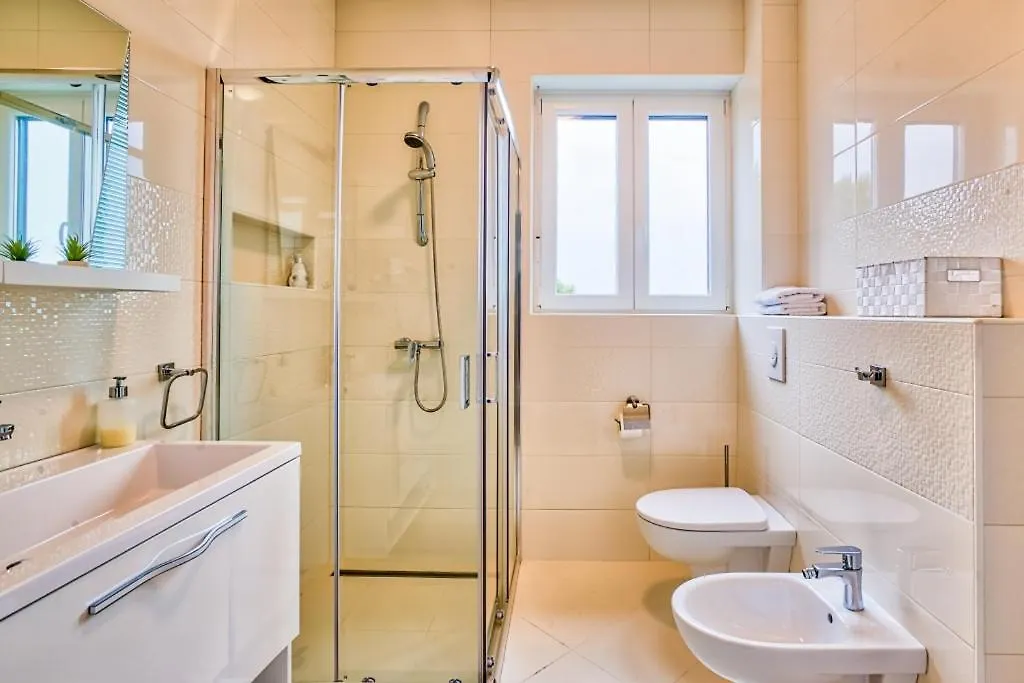 Modern Townhouse Apartments Borik Rovinj Croácia