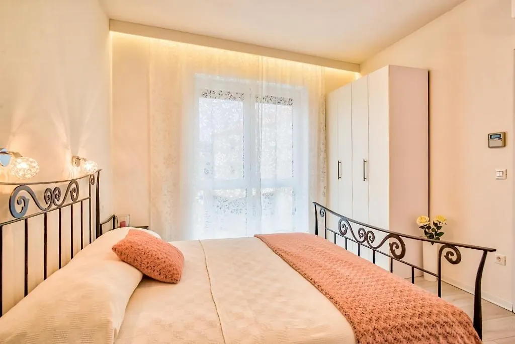 Modern Townhouse Apartments Borik Rovinj 0*,