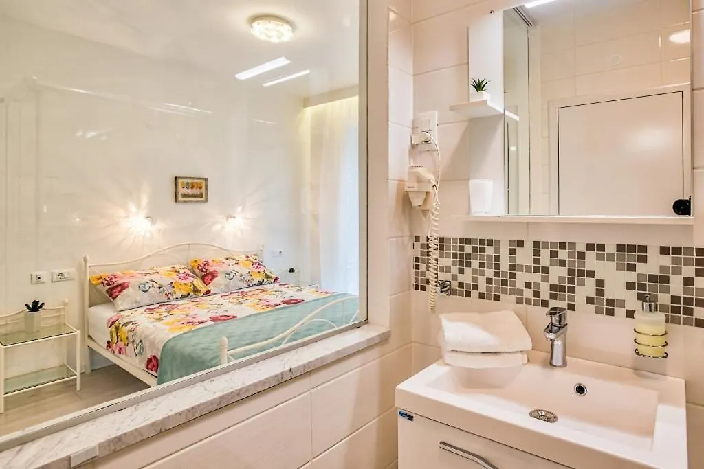 Modern Townhouse Apartments Borik Rovinj 0*,  Croácia